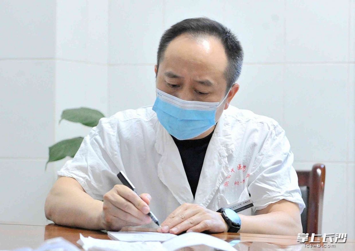 全國(guó)人大代表張滌。