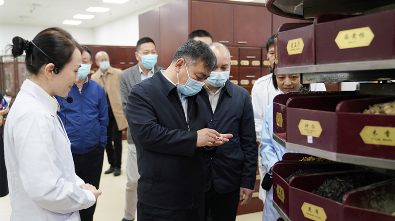 閆樹(shù)江赴廣西、海南調(diào)研《中醫(yī)藥法執(zhí)法檢查報(bào)告》落實(shí)情況