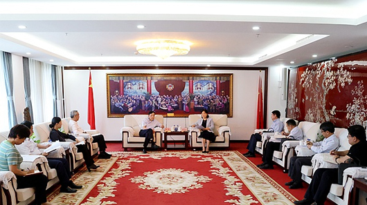 何維會(huì)見(jiàn)國(guó)家衛(wèi)生健康委黨組成員，國(guó)家中醫(yī)藥管理局黨組書(shū)記、局長(zhǎng)余艷紅一行